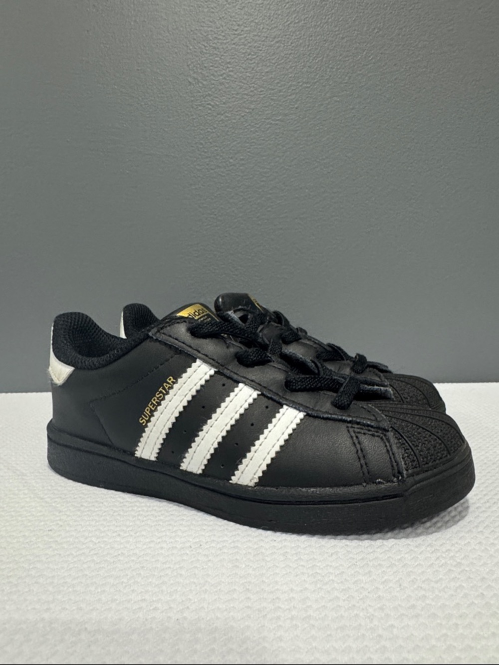 Kids Adidas Superstar Shoes Size 10 EUC